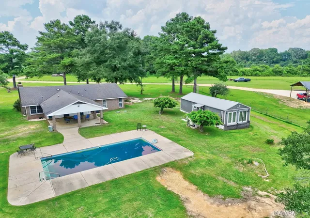 Homes for sale in Wetumpka, AL | 2251 Atkin Hill Rd, Wetumpka, AL 36092 | MLS# 588361
