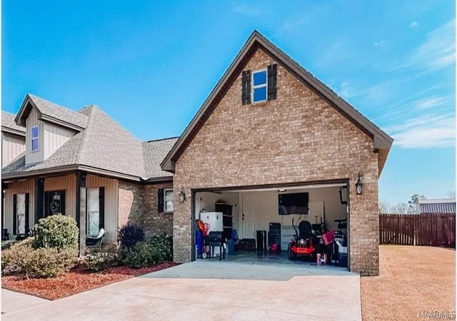 2nd image of 81 Bentom Dr, Wetumpka, AL 36092 | MLS# 588356