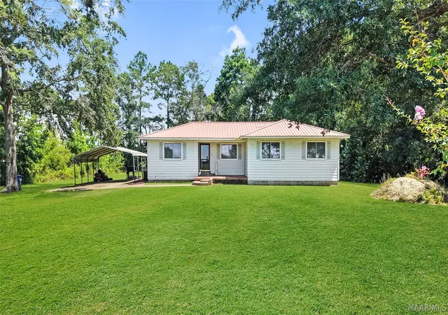 Homes for sale in Autaugaville, AL | 2192 T R Dr, Autaugaville, AL 36003 | MLS# 588348
