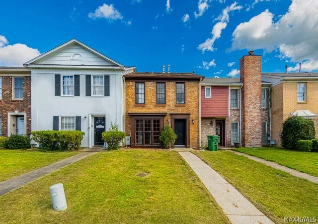 Townhouse for sale at 2025 Rexford Rd, Montgomery, AL 36116 | MLS# 588391