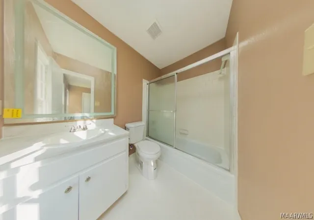Photo 4 of Townhouse for sale at 2025 Rexford Rd, Montgomery, AL 36116 | MLS# 588391 | Listing updated on 2026-09-24