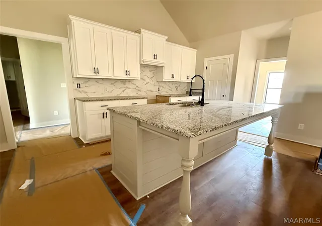 2nd image of 646 Chanlee Dr, Deatsville, AL 36022 | MLS# 588410