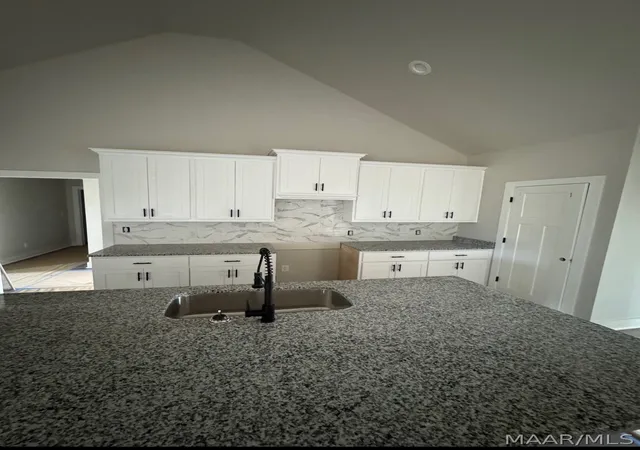 3rd image of 646 Chanlee Dr, Deatsville, AL 36022 | MLS# 588410