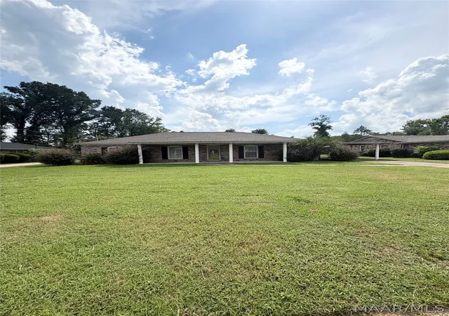 2nd image of 309 Pinehaardt Dr, Selma, AL 36701 | MLS# 588428