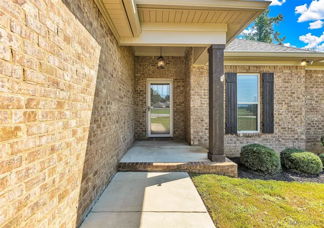 2nd image of 452 Regans Wy, Deatsville, AL 36022 | MLS# 588427