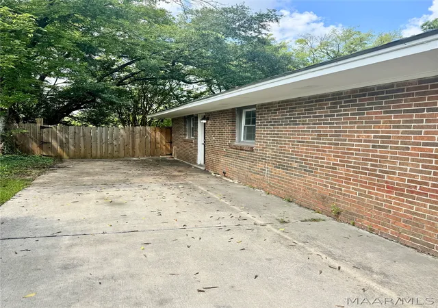 3rd image of 3336 Albans Ln, Montgomery, AL 36111 | MLS# 588491