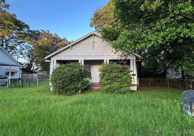 Homes for sale in Montgomery, AL | 404 4th St, Montgomery, AL 36110 | MLS# 588508