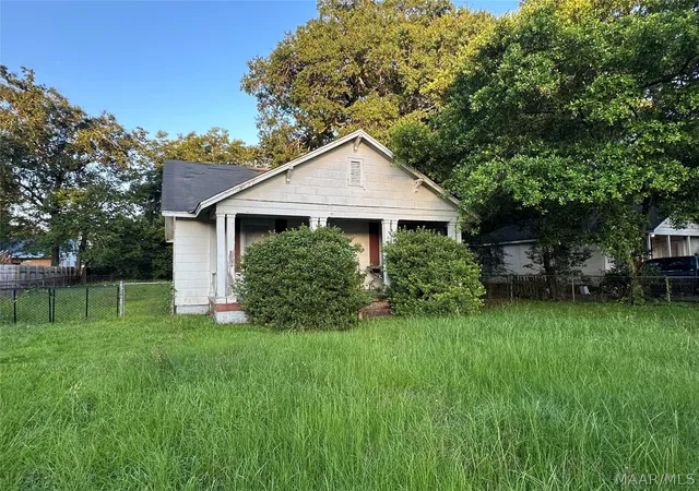 Homes for sale in Montgomery, AL | 404 4th St, Montgomery, AL 36110 | MLS# 588508