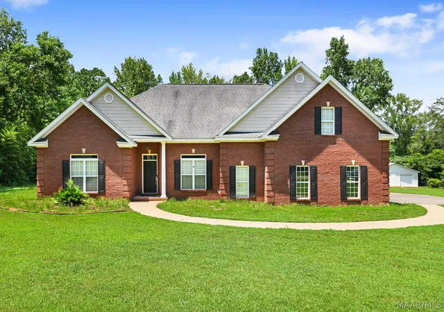 Photo 1 of Single family home for sale at 737a N Memorial Dr, Prattville, AL 36067 | MLS# 588556 | Listing updated on 2026-10-07