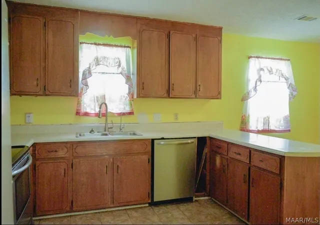 4th image of 361 Country Club Dr, Luverne, AL 36049 | MLS# 588531