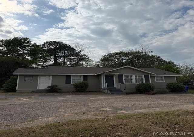 Photo 3 of Single family home for sale at 1115 Park St, Troy, AL 36081 | MLS# 588609 | Listing updated on 2026-07-28