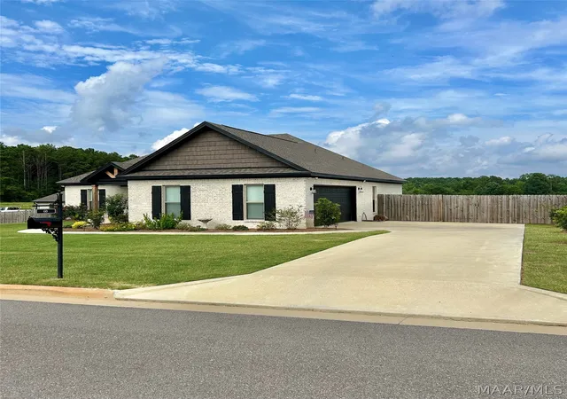 2nd image of 60 Bellwood Dr, Eclectic, AL 36024 | MLS# 588612