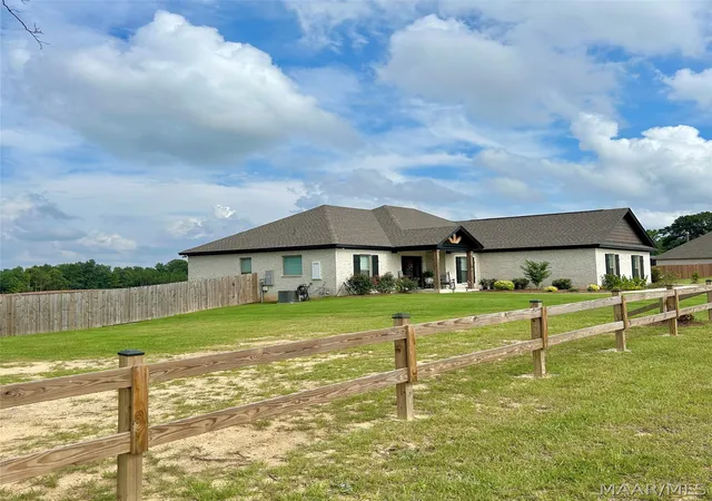 3rd image of 60 Bellwood Dr, Eclectic, AL 36024 | MLS# 588612