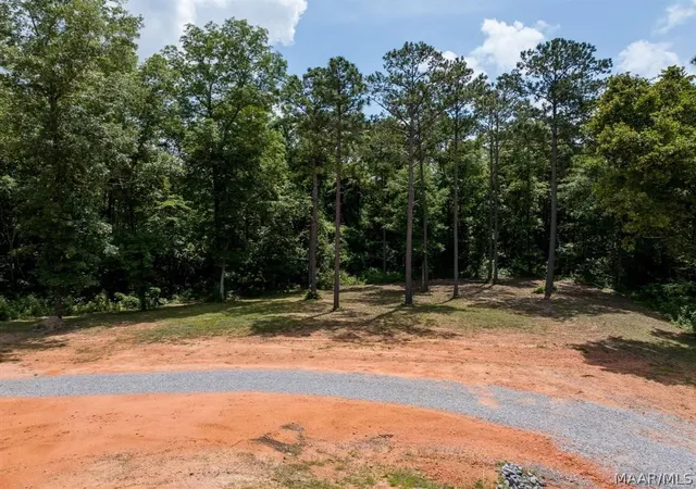 15th image of 411 Oak Valley Rd, Deatsville, AL 36022 | MLS# 588632