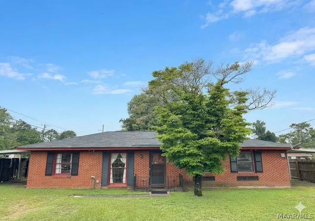 1st image of 3 Elizabeth St, Selma, AL 36701 | MLS# 588603