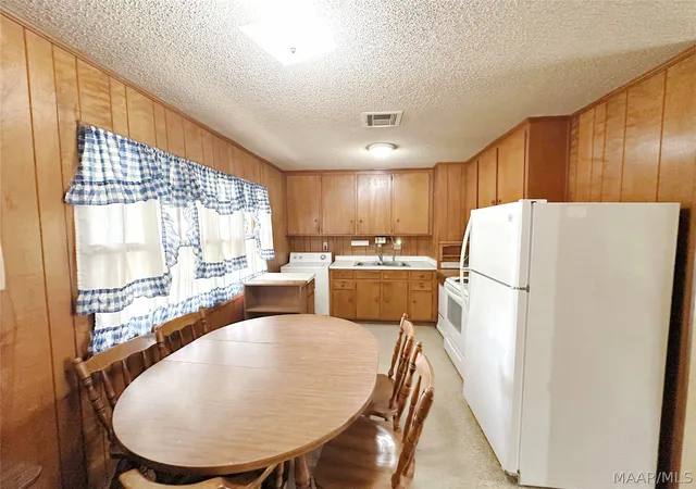 2nd image of 3 Elizabeth St, Selma, AL 36701 | MLS# 588603