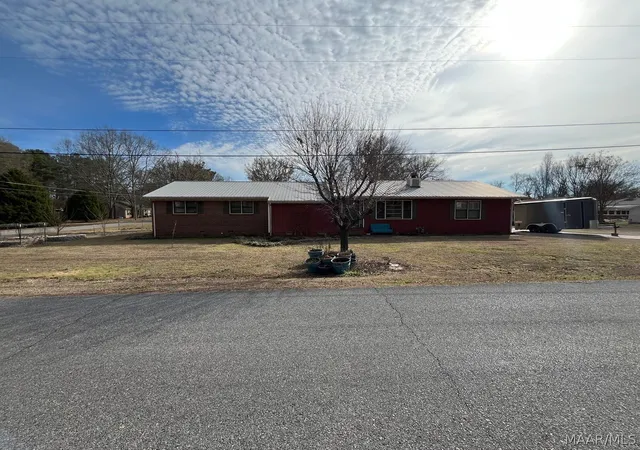 1st image of 700 Pinecrest Ln, Oxford, AL 36203 | MLS# 588606