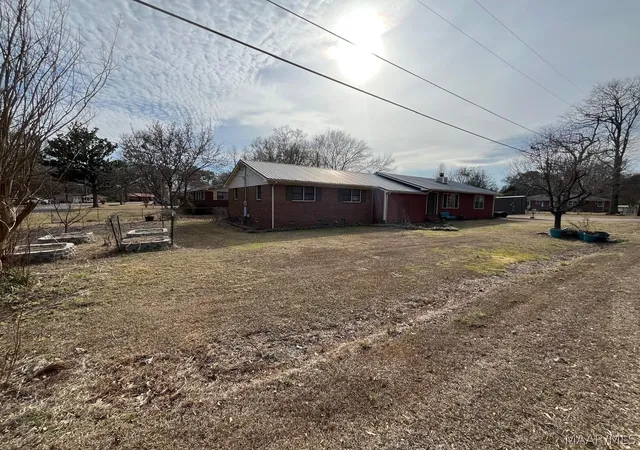 3rd image of 700 Pinecrest Ln, Oxford, AL 36203 | MLS# 588606