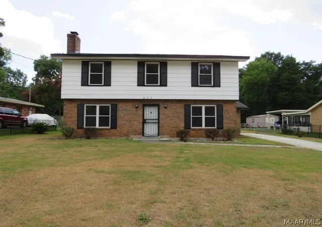 1st image of 513 Lynnhurst Ct, Montgomery, AL 36117 | MLS# 588715
