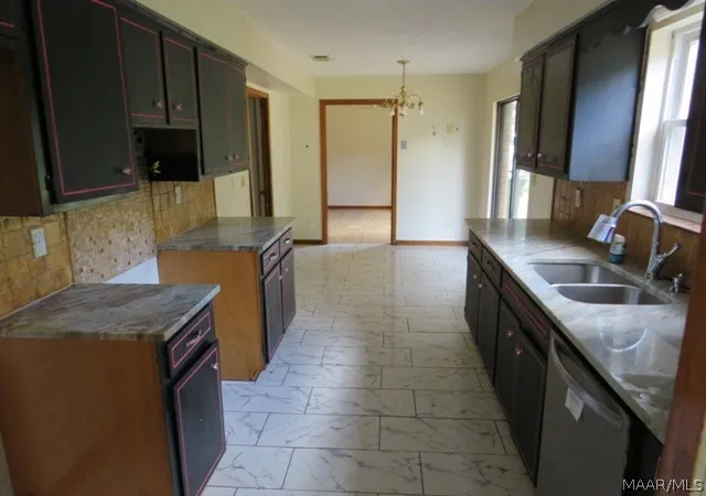 3rd image of 513 Lynnhurst Ct, Montgomery, AL 36117 | MLS# 588715