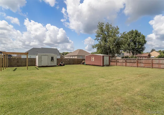 21st image of 2009 Vonica Rose St, Deatsville, AL 36022 | MLS# 588739