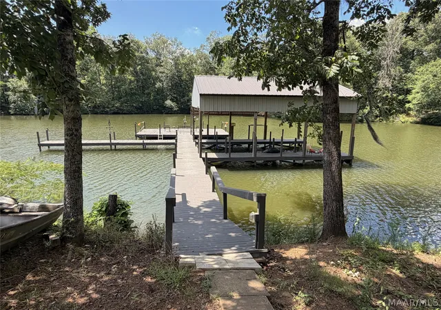 Homes for sale in Lowndesboro, AL | 693 Byrdway Dr, Lowndesboro, AL 36752 | MLS# 588747