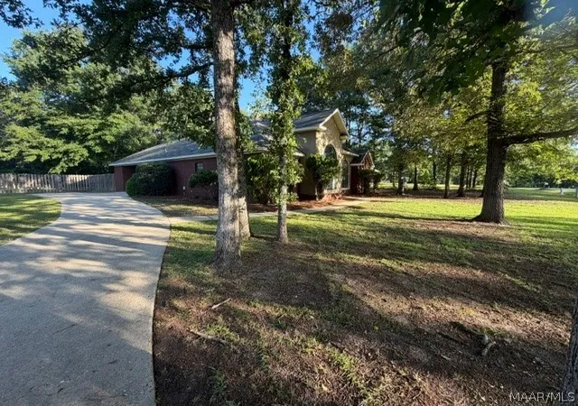 2nd image of 709 Yellowstone Dr, Prattville, AL 36067 | MLS# 588776