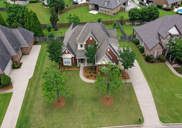 Photo 3 of Single family home for sale at 8407 Rockbridge Cir, Montgomery, AL 36116 | MLS# 588171 | Listing updated on 2026-09-01