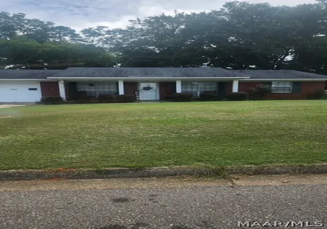 3rd image of 906 Skidmore Ave, Prattville, AL 36066 | MLS# 588828