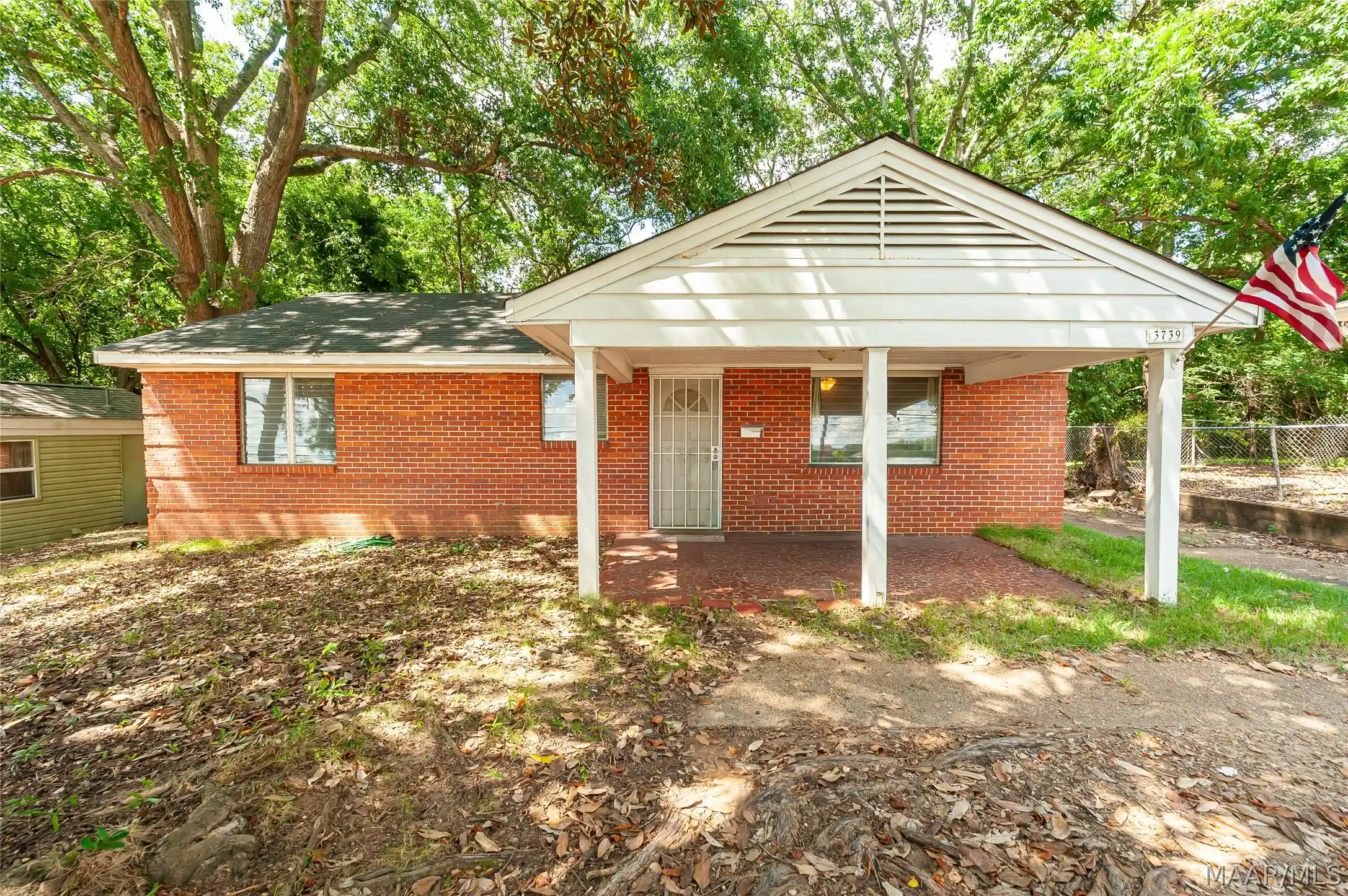 Photo 1 of Single family home for sale at 3739 Atlanta Hwy, Montgomery, AL 36109 | MLS# 588812 | Listing updated on 2026-10-20