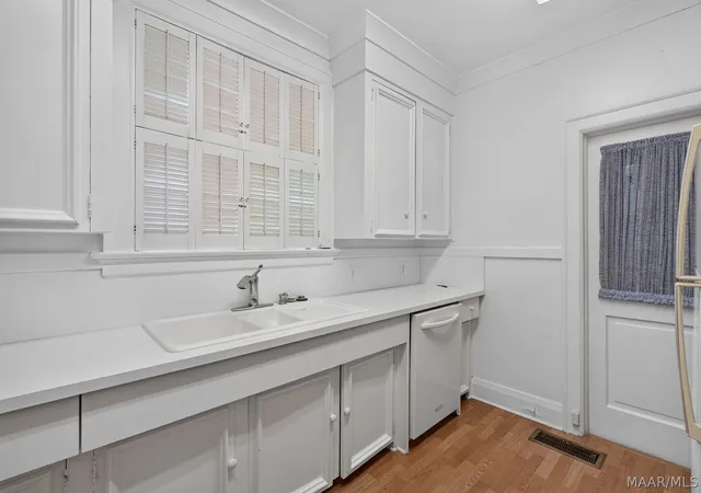 Photo 3 of Single family home for sale at 1554 Gilmer Ave, Montgomery, AL 36104 | MLS# 588711 | Listing updated on 2026-08-28