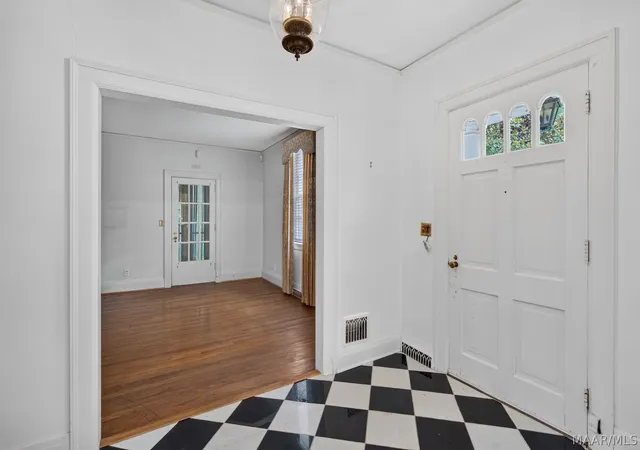Photo 3 of Single family home for sale at 1554 Gilmer Ave, Montgomery, AL 36104 | MLS# 588711 | Listing updated on 2026-08-28