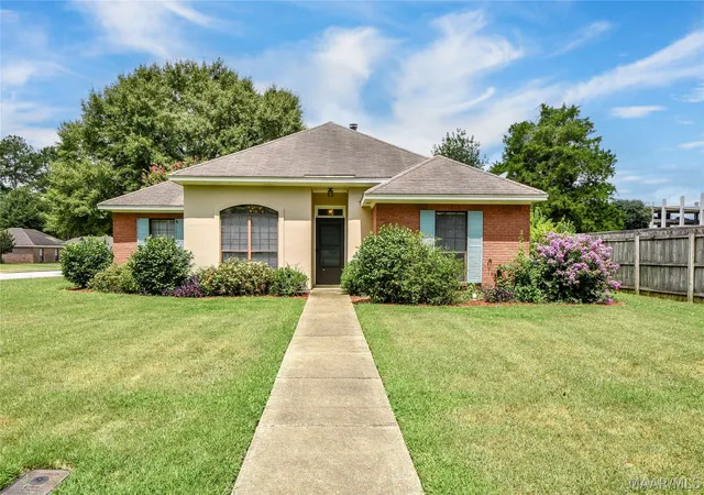 1st image of 304 River Oaks Dr, Wetumpka, AL 36092 | MLS# 588919