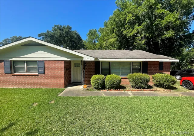 3rd image of 1716 Hill Hedge Dr, Montgomery, AL 36106 | MLS# 588917