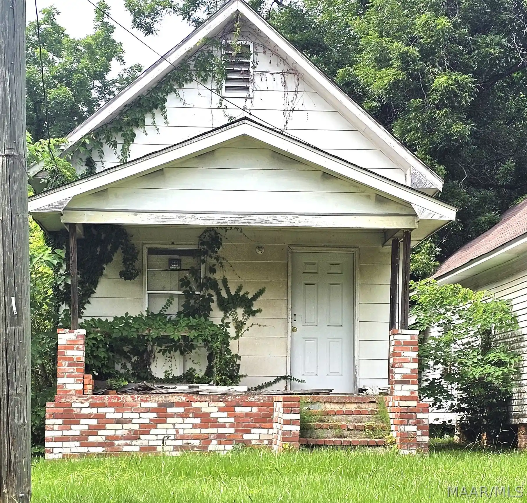 Photo 1 of Single family home for sale at 324 Columbia St, Montgomery, AL 36104 | MLS# 587699 | Listing updated on 2026-10-29