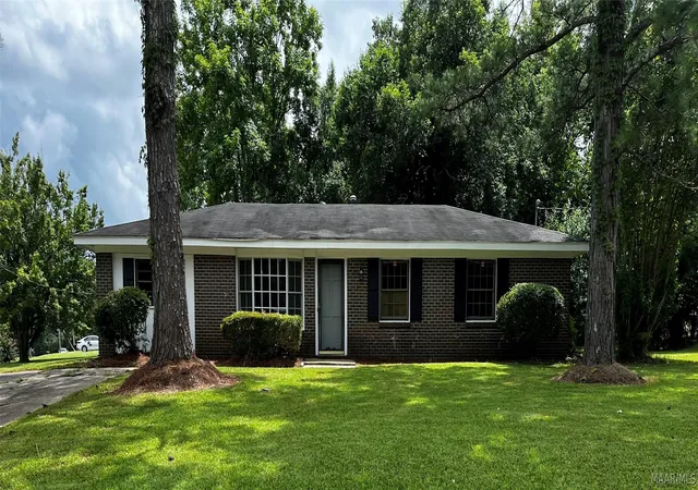 2nd image of 504 Woodrow Ave, Selma, AL 36701 | MLS# 588968