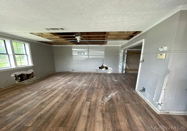 Photo 3 of Single family home for sale at 3324 W Tuskegee Cir, Montgomery, AL 36108 | MLS# 589013 | Listing updated on 2026-07-28