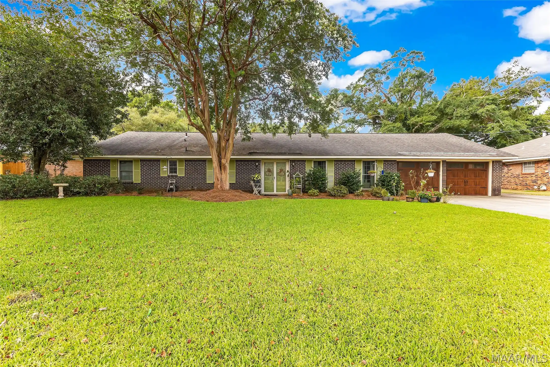 Photo 1 of Single family home for sale at 206 Poplar St, Prattville, AL 36066 | MLS# 589010 | Listing updated on 2026-10-21