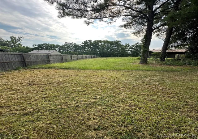 2nd image of 1304 Pondcypress Dr, Montgomery, AL 36117 | MLS# 588690