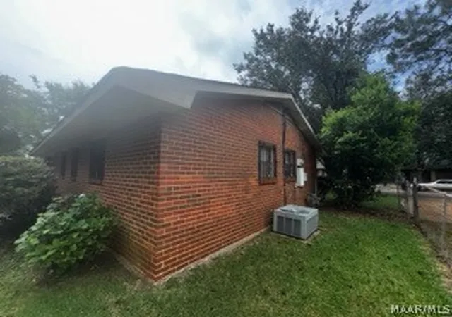 3rd image of 523 Woodbrook Dr, Montgomery, AL 36110 | MLS# 589113