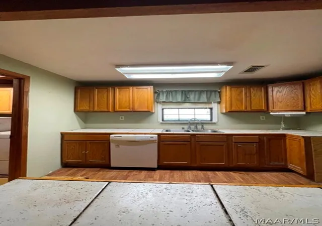 Photo 3 of Single family home for sale at 155 Elmore Rd, Titus, AL 36080 | MLS# 588787 | Listing updated on 2026-08-24