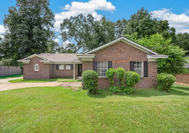 1st image of 116 Oakland Dr, Prattville, AL 36067 | MLS# 589207