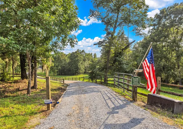 4th image of 1769 Ridgeland Farms Rd, Montgomery, AL 36105 | MLS# 589218