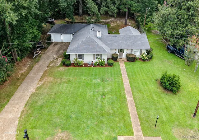 2nd image of 1520 N Andrews Dr, Thomasville, AL 36784 | MLS# 589142