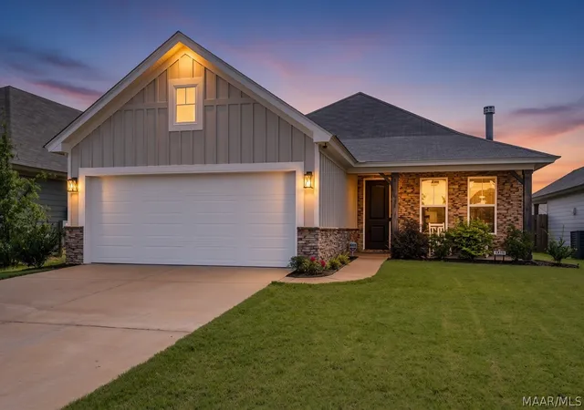 Photo 1 of Single family home for sale at 1015 Old Quarters Rd, Prattville, AL 36066 | MLS# 589283 | Listing updated on 2026-10-01