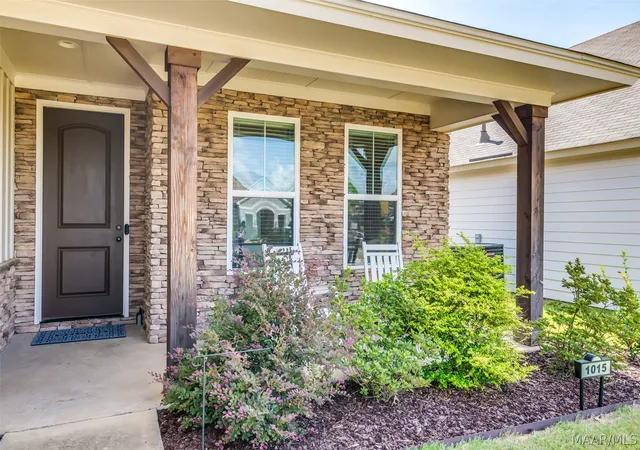 2nd image of 1015 Old Quarters Rd, Prattville, AL 36066 | MLS# 589283
