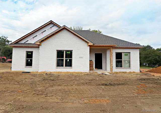 1st image of 7 Shawnee Dr, Wetumpka, AL 36092 | MLS# 589392
