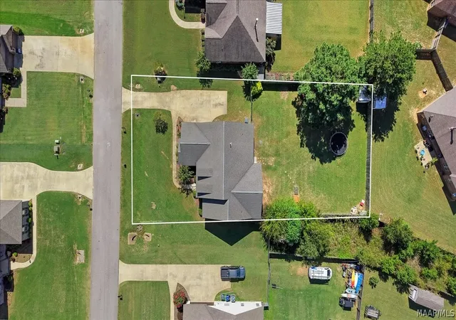 Photo 2 of Single family home for sale at 34 Village Way Ct, Wetumpka, AL 36093 | MLS# 589354 | Listing updated on 2026-10-05