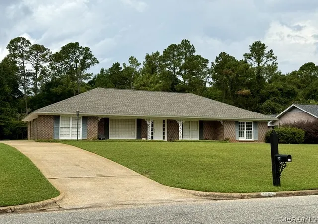Photo 1 of Single family home for sale at 327 Seminole Dr, Montgomery, AL 36117 | MLS# 589399 | Listing updated on 2026-08-17