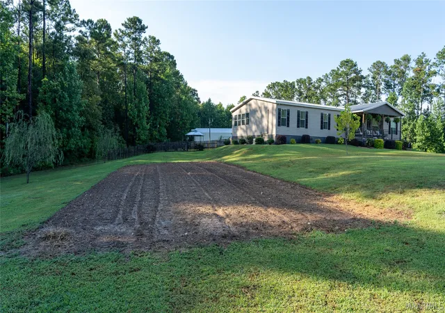 Photo 4 of Manufactured home for sale at 1839 Grass Farm Rd, Titus, AL 36080 | MLS# 589434 | Listing updated on 2026-08-09